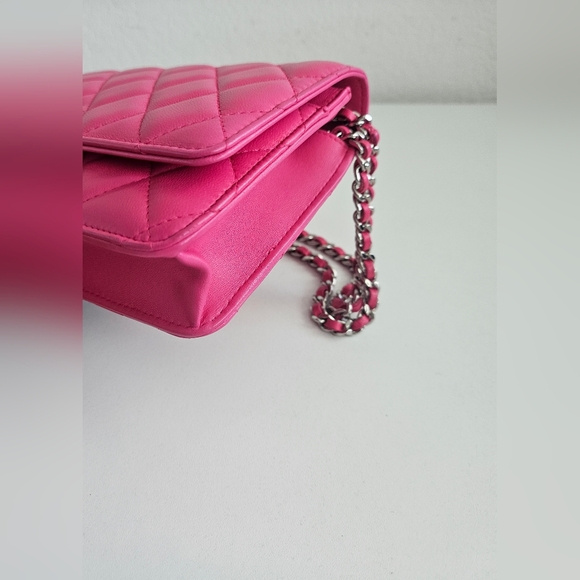 Chanel Pink Quilted Wallet-on-chain - Picture 7 of 13